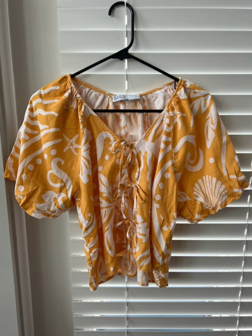 C&C California Yellow and White Lien Tie-Front Crop Top (Size S)